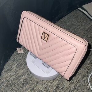 NTW VICTORIA’S Secret wallet